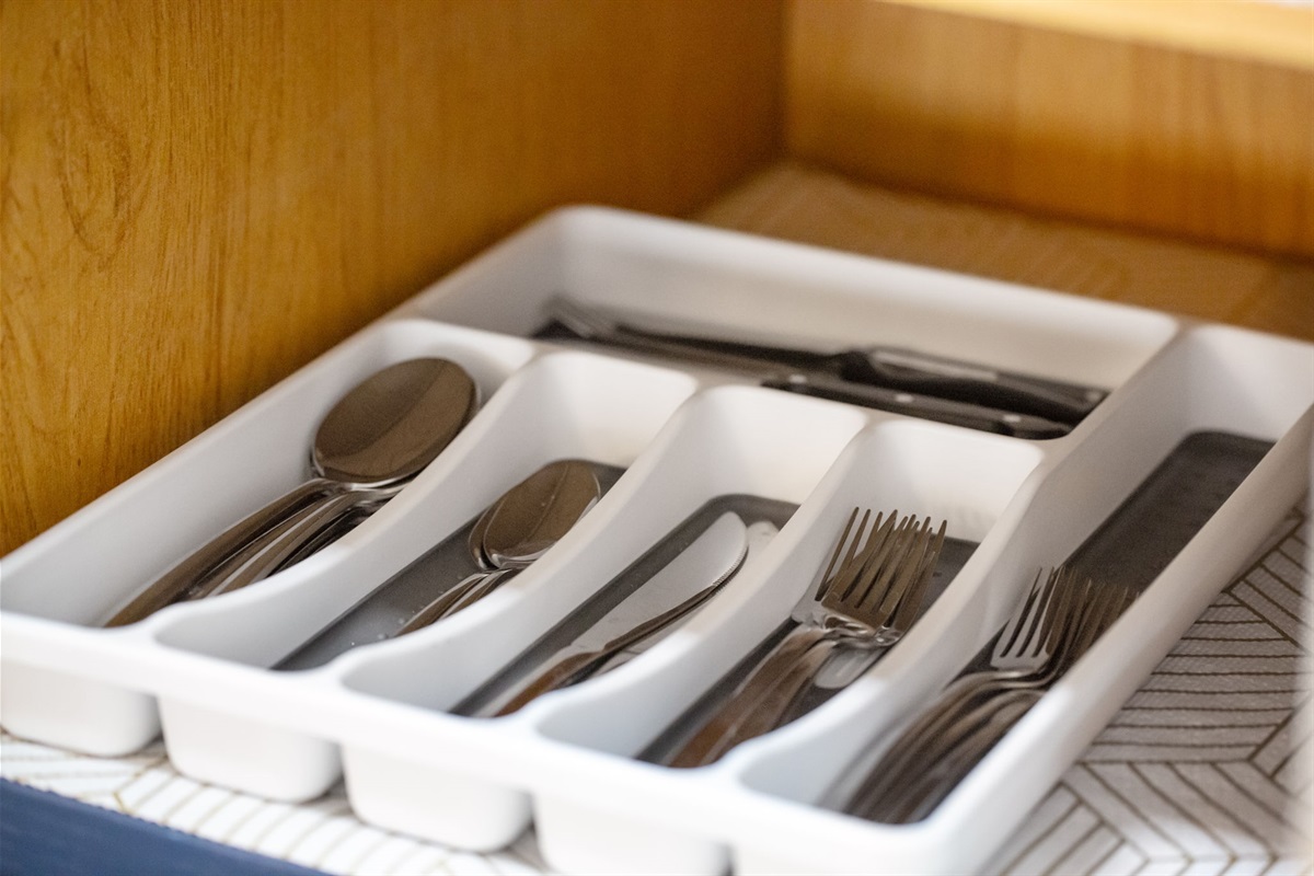 Plenty of cabinets for kitchen storage