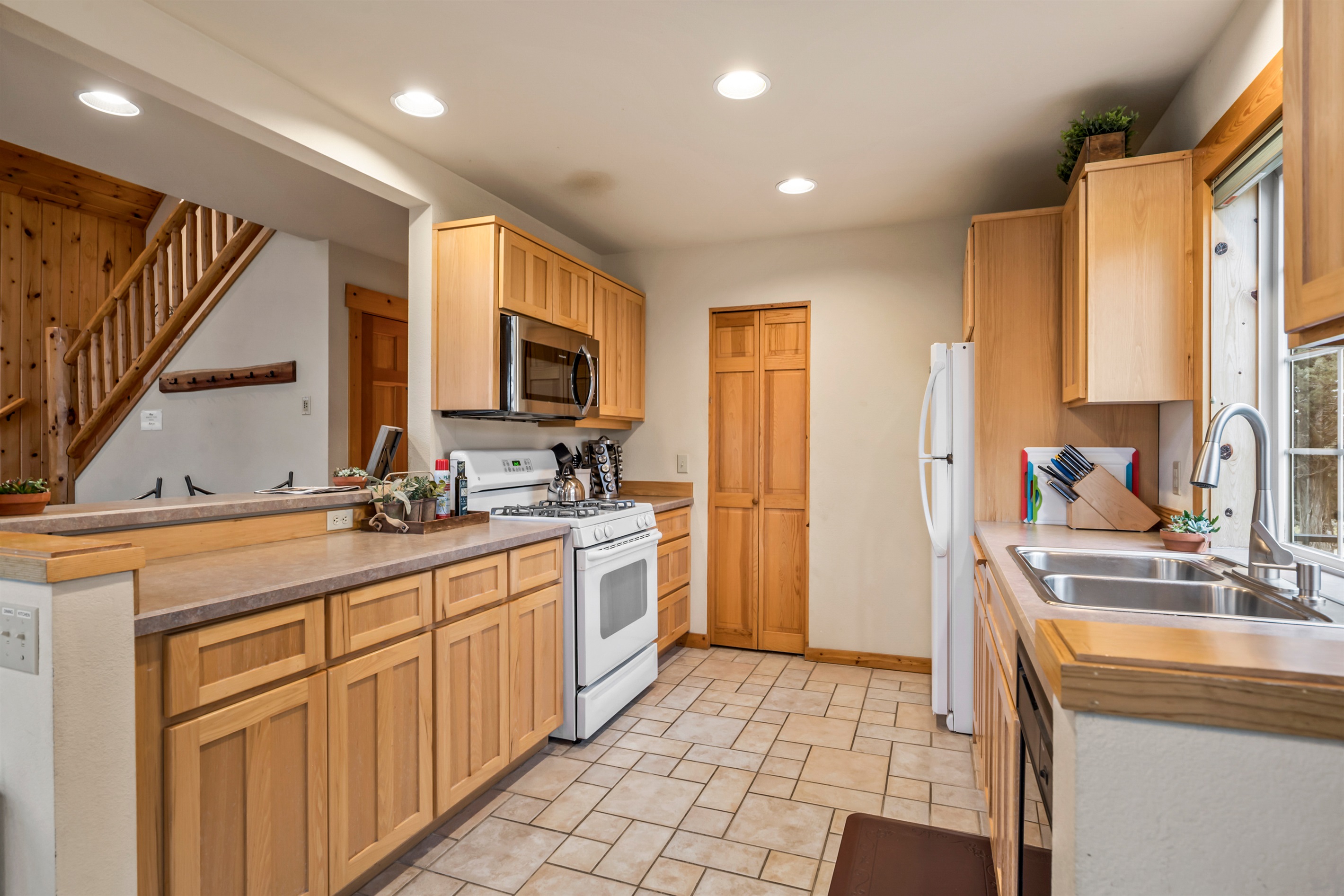 Open & well stocked kitchen