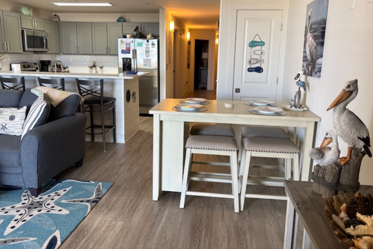 Dining area, seating for four
