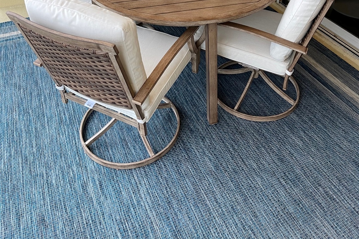 Balcony seating for meals, snacks and coffee with a stunning view