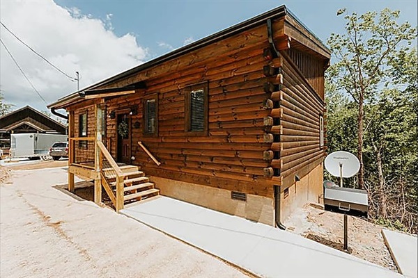 Welcome to your cozy cabin retreat Ivy & Oak