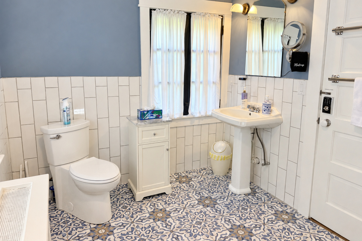 First floor bath w/ shower off hallway near great room