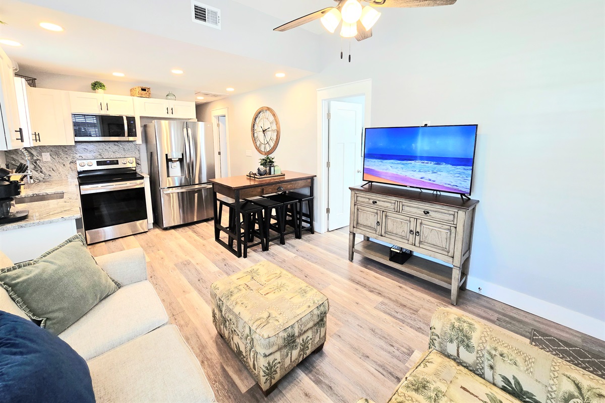 Living Rm/Kitchen