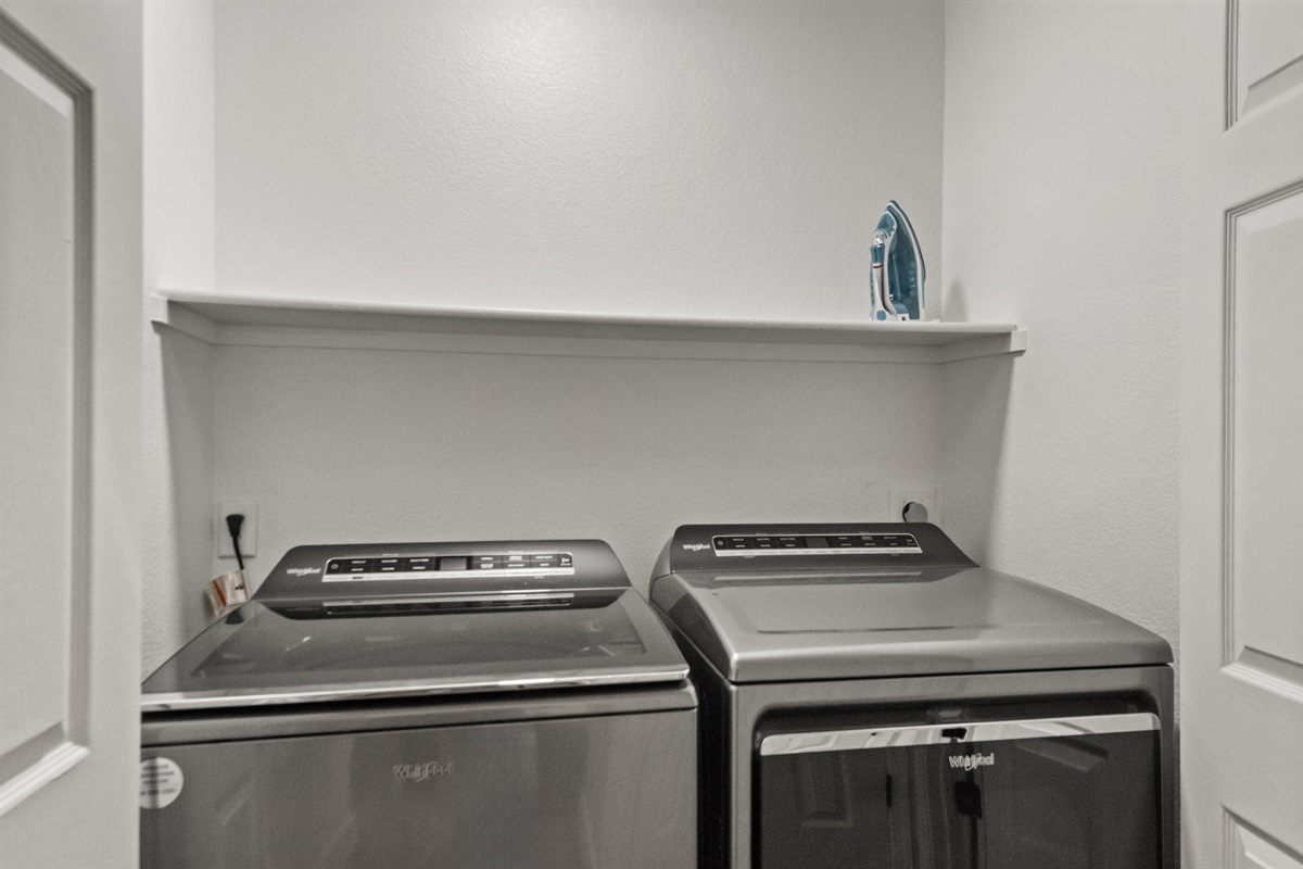 🧺 Keep your clothes fresh by our in washer and dryer throughout your stay.