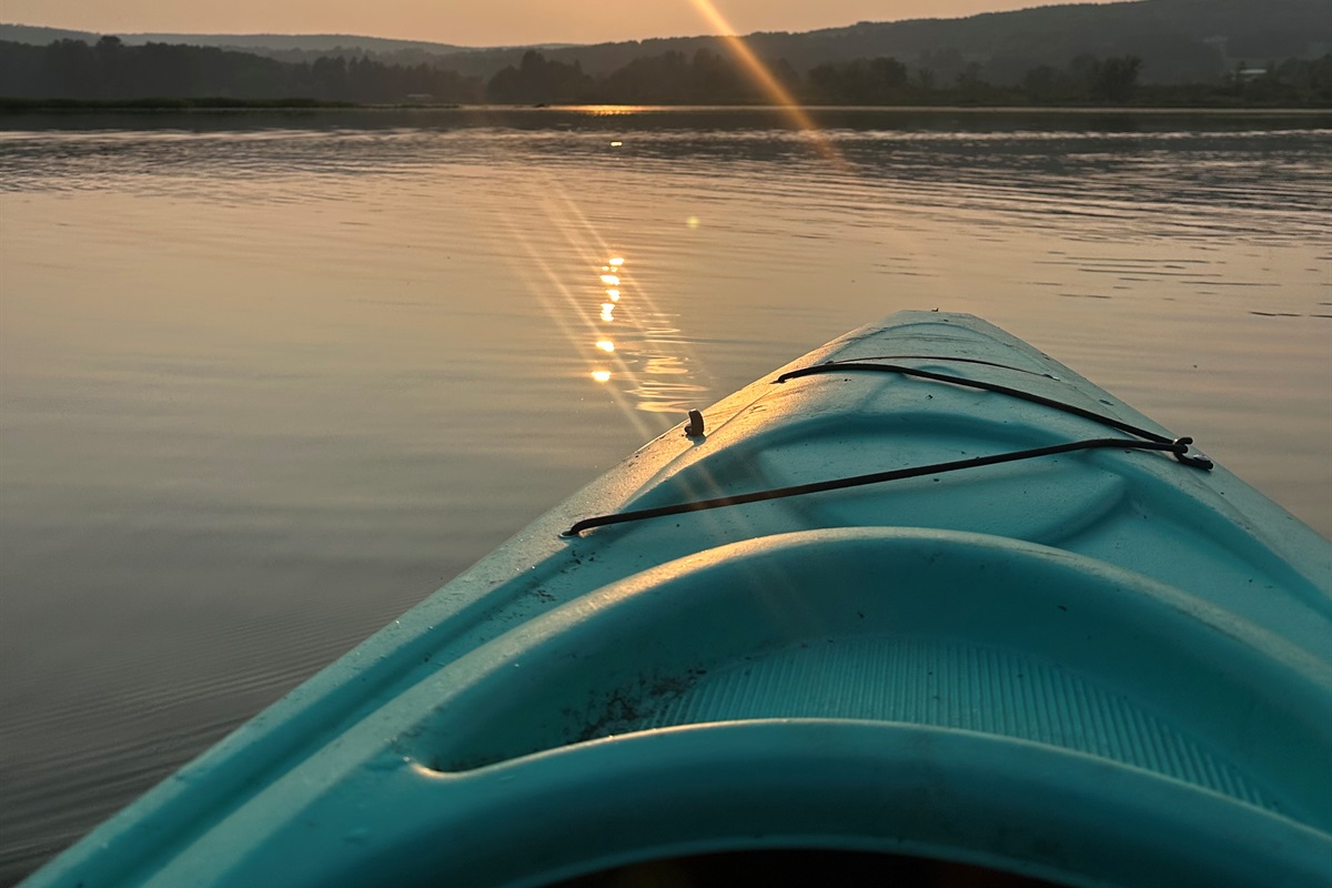 Sunset paddle on Goodyear Lake
