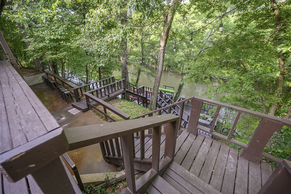 The upper deck of River Ridge leads to the lower deck with river access.