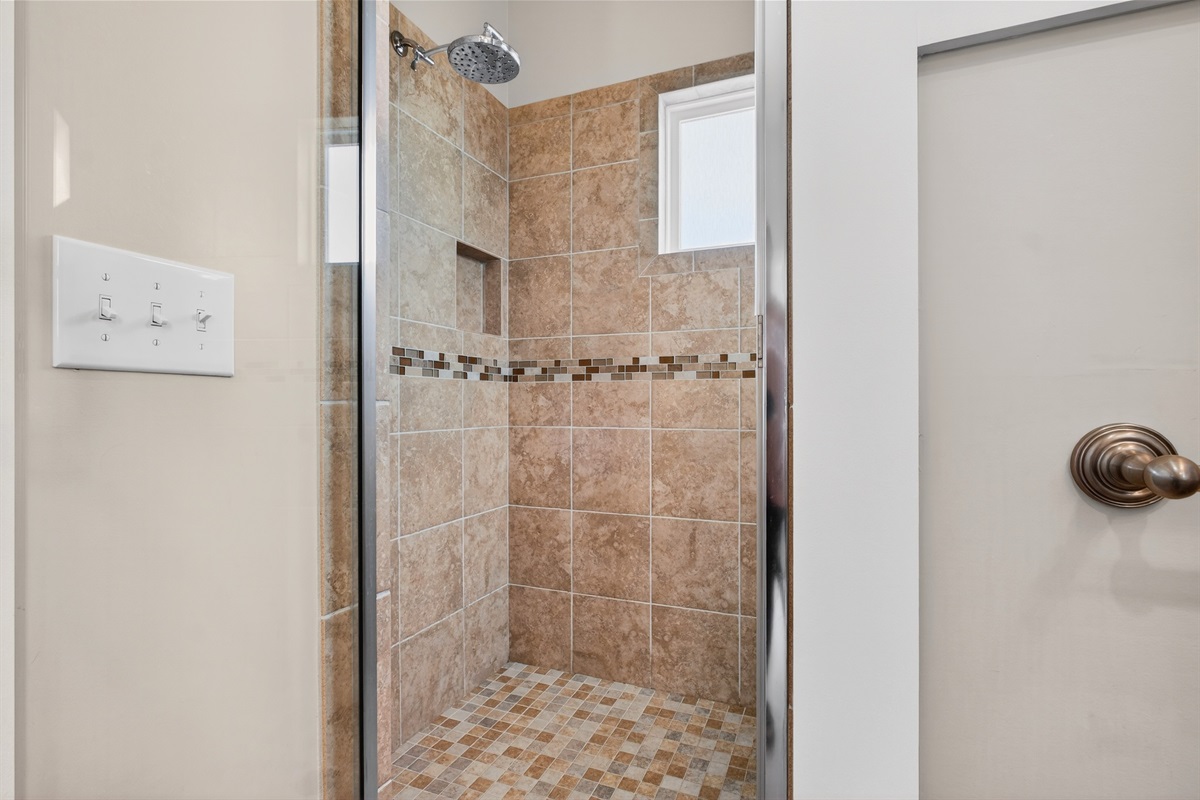 Master bath dual shower