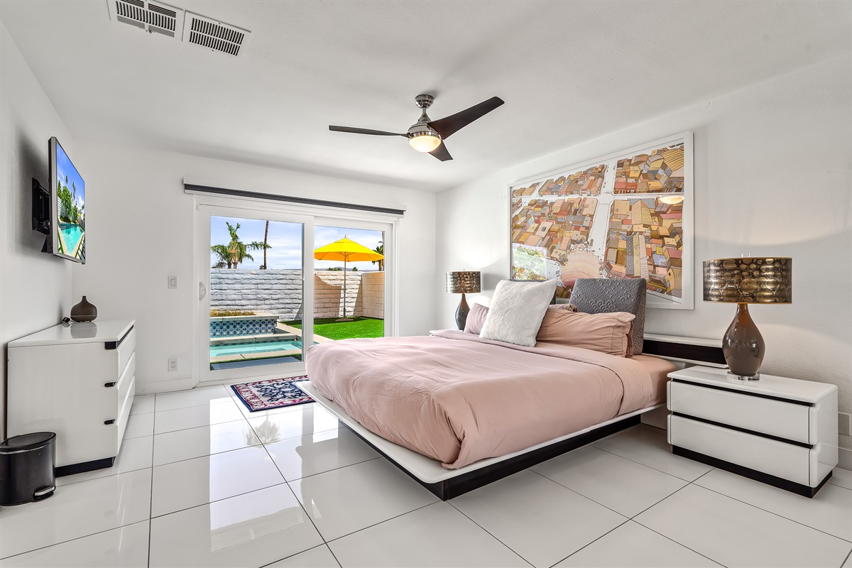 primary suite with pool view