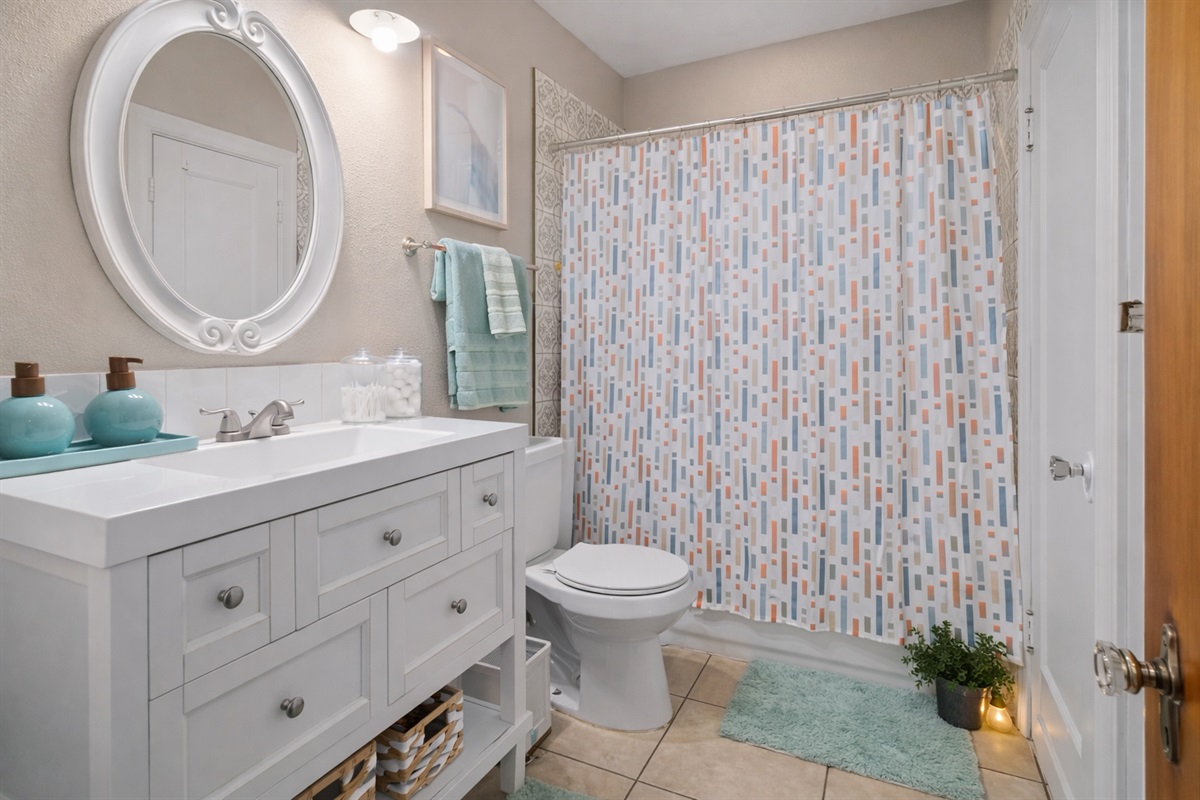 Clean and bright full bathroom