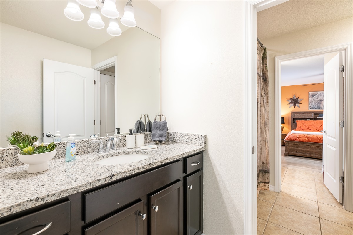 Twin Palms Villa: Bathroom 5