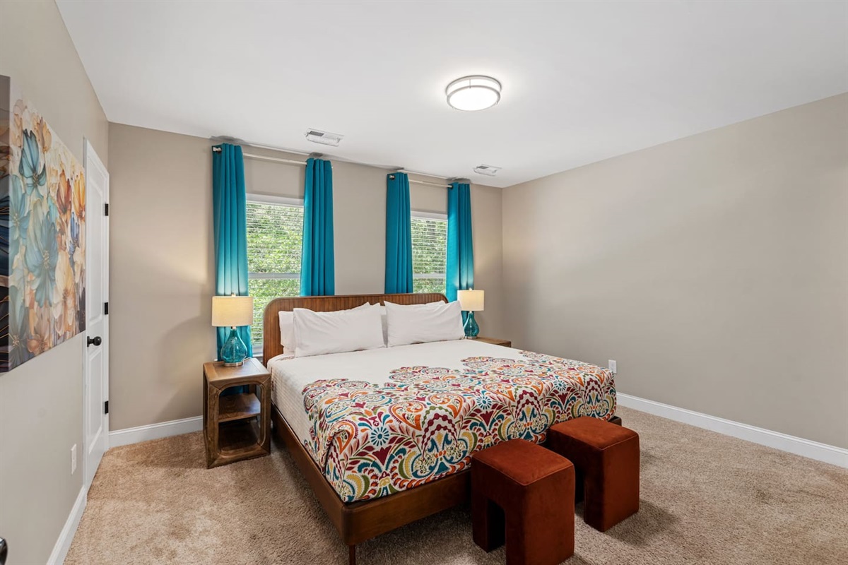 Right unit - Main bedroom with King bed