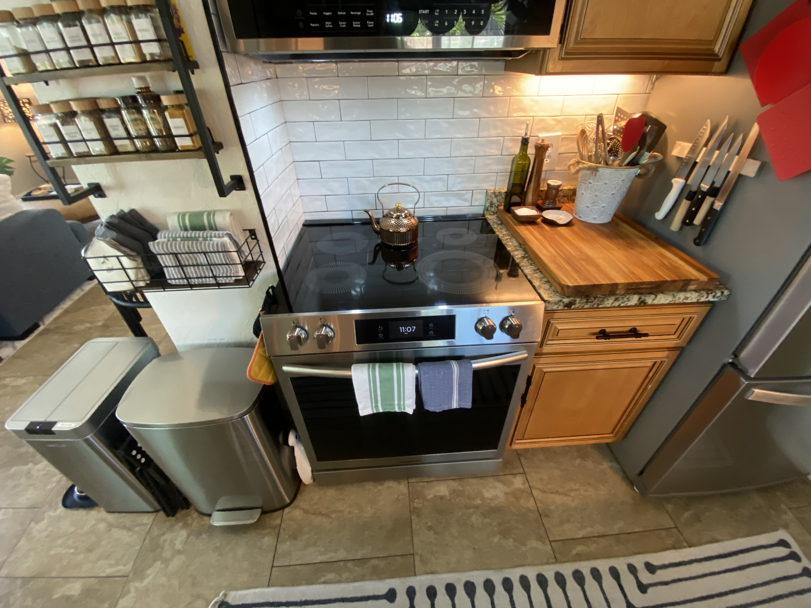 New oven and stove