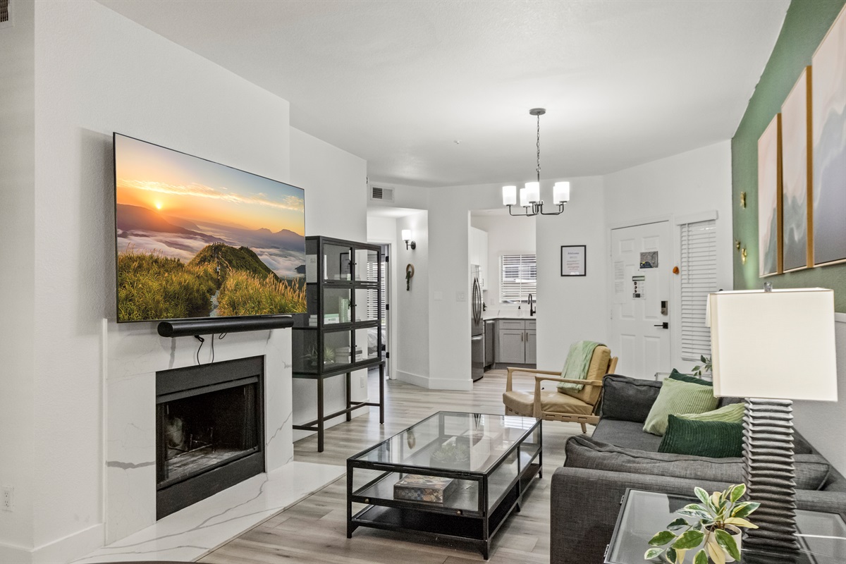 Tastefully decorated living room with a relaxing atmosphere.