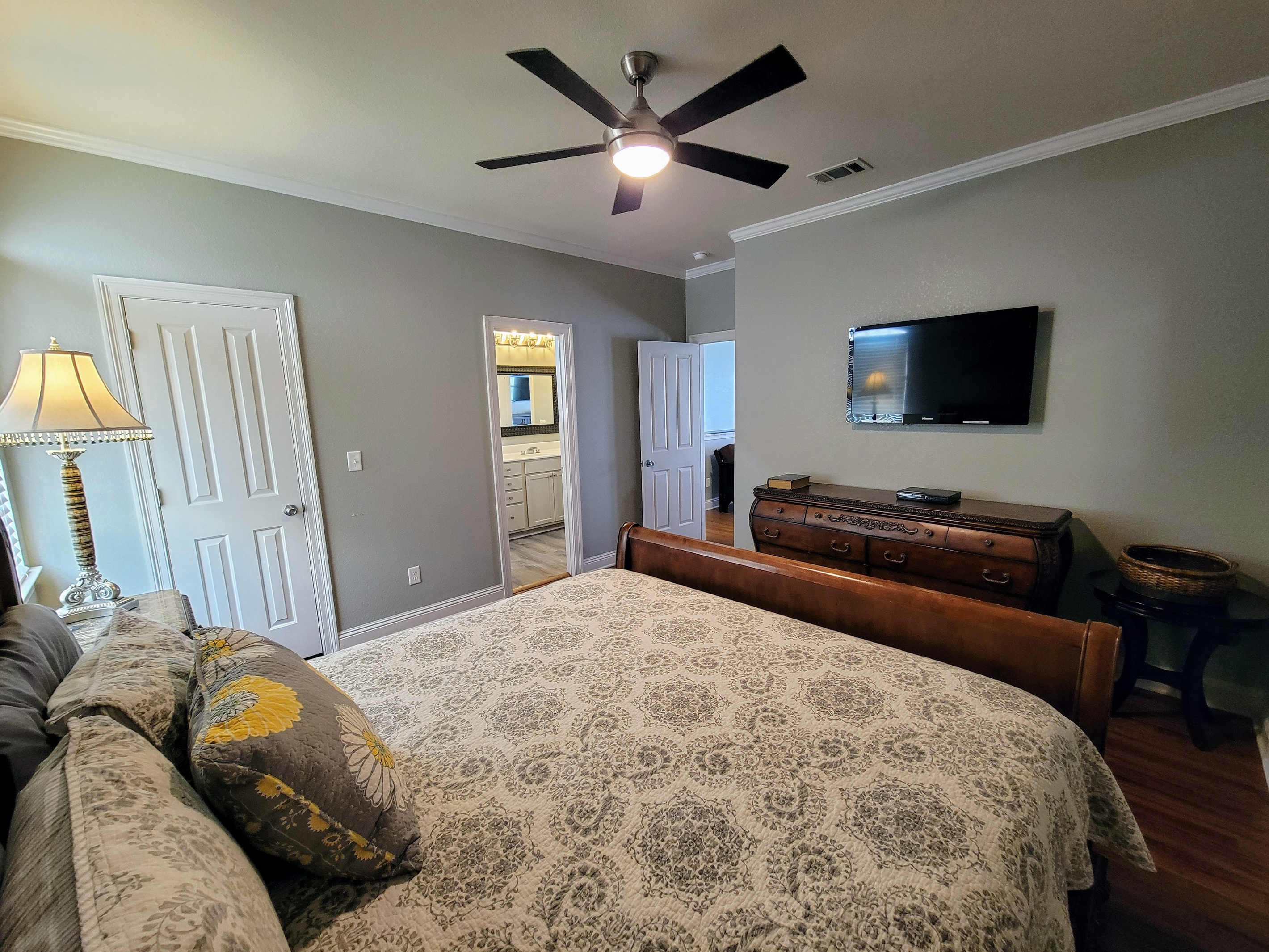 Bedroom#4, 3rd Flr King Mstr Suite - with attached bathroom