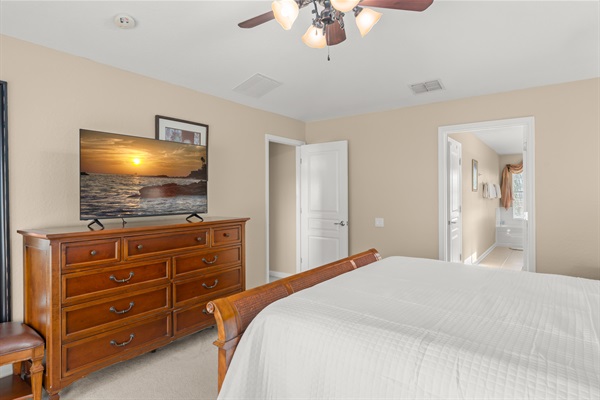 Primary King Suite w/ En-Suite Bathroom