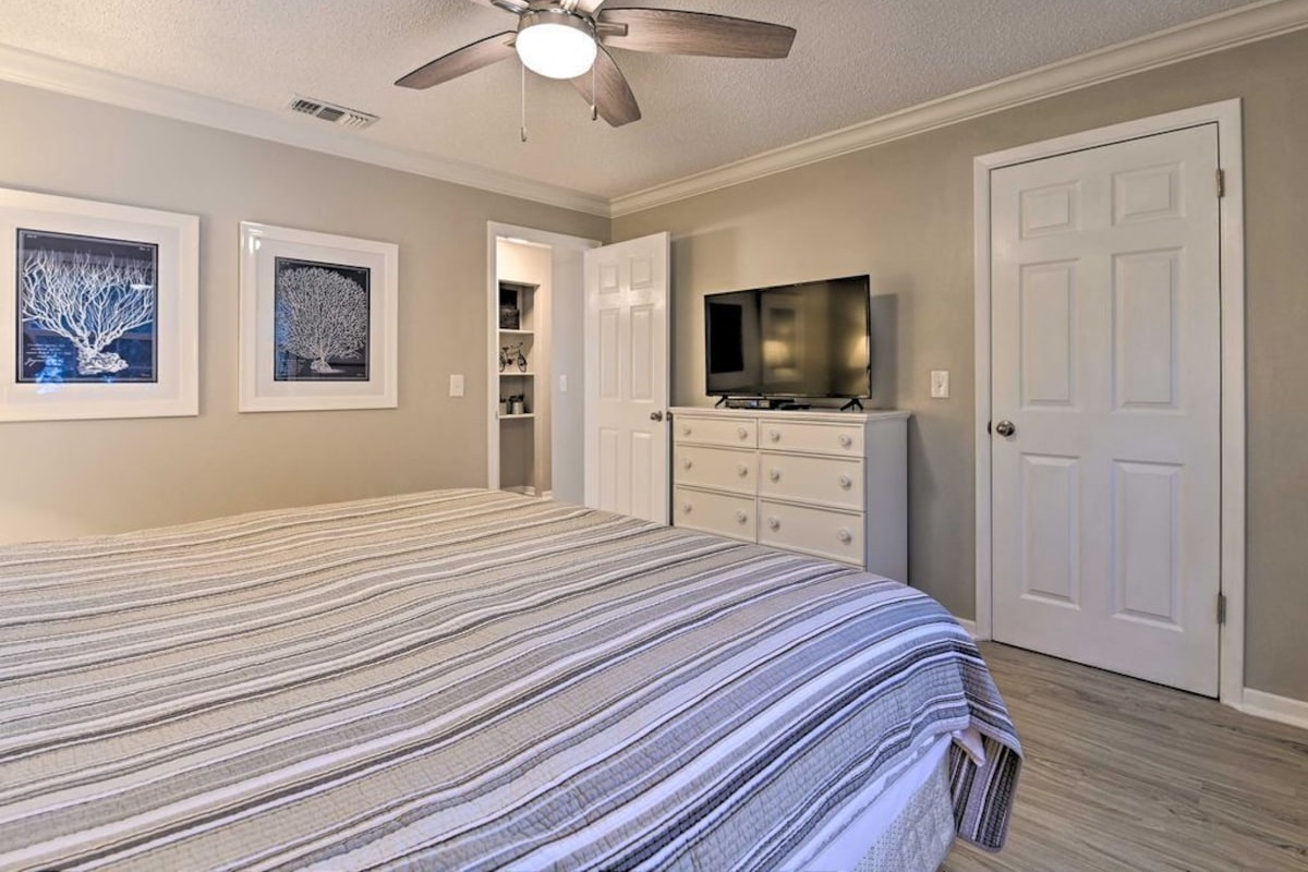 Bedroom with King Bed