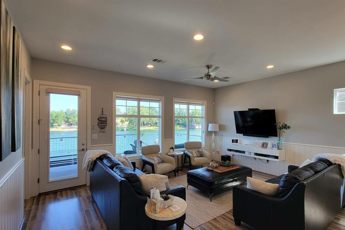 Living room with plenty of seating. Overlooks Lake LBJ
