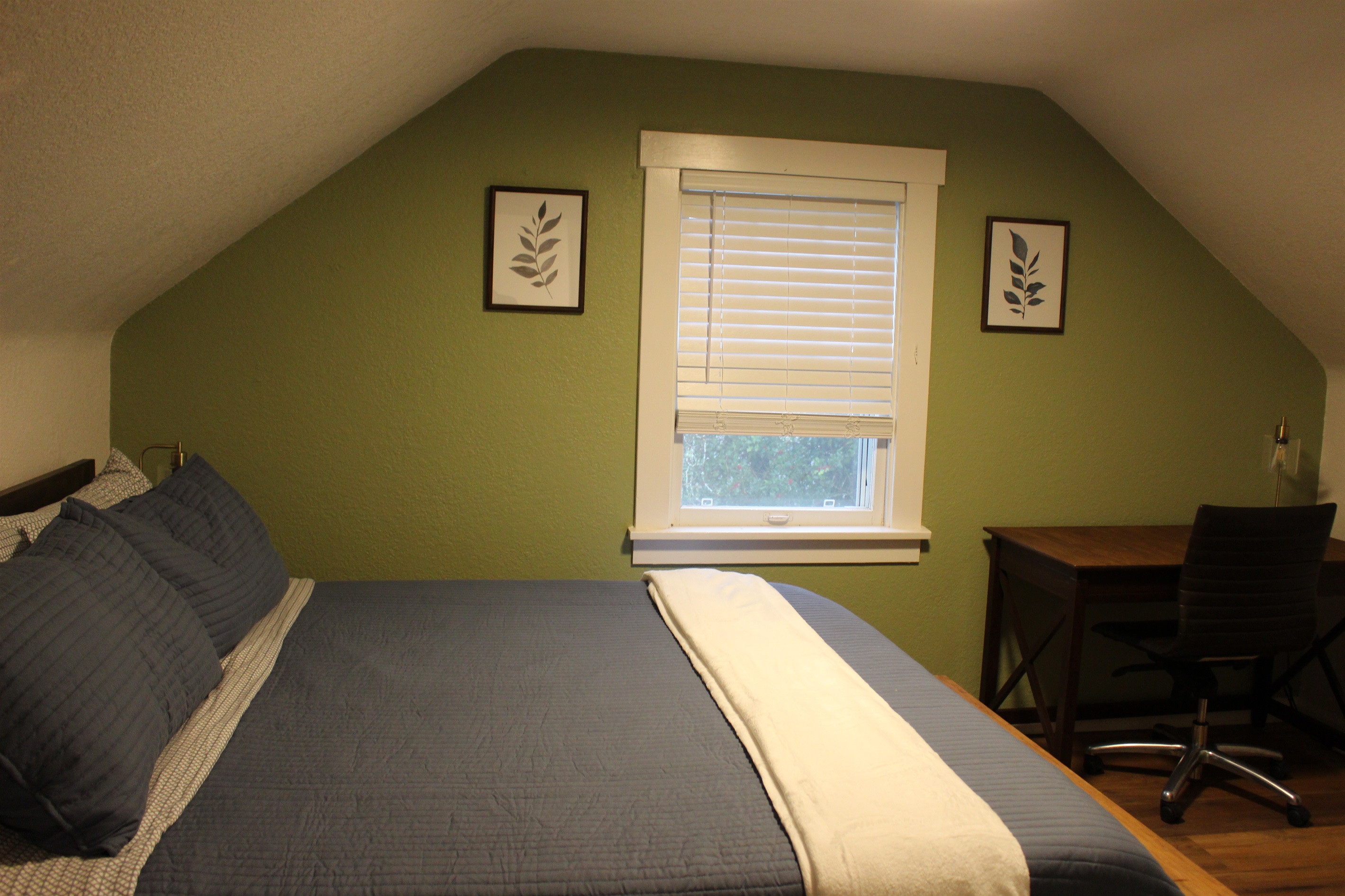 2nd king bedroom upstairs