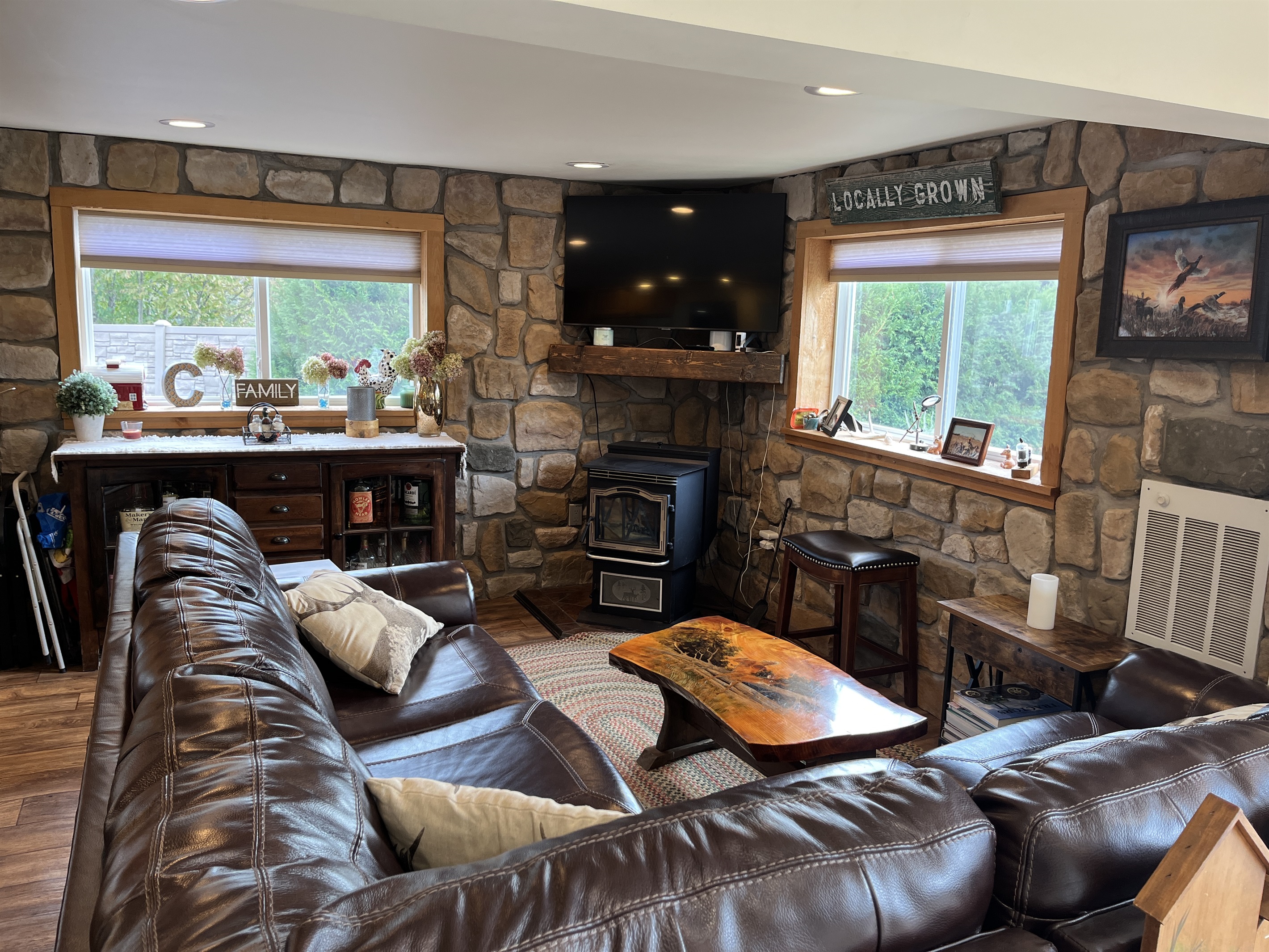 Living area with SmartTV