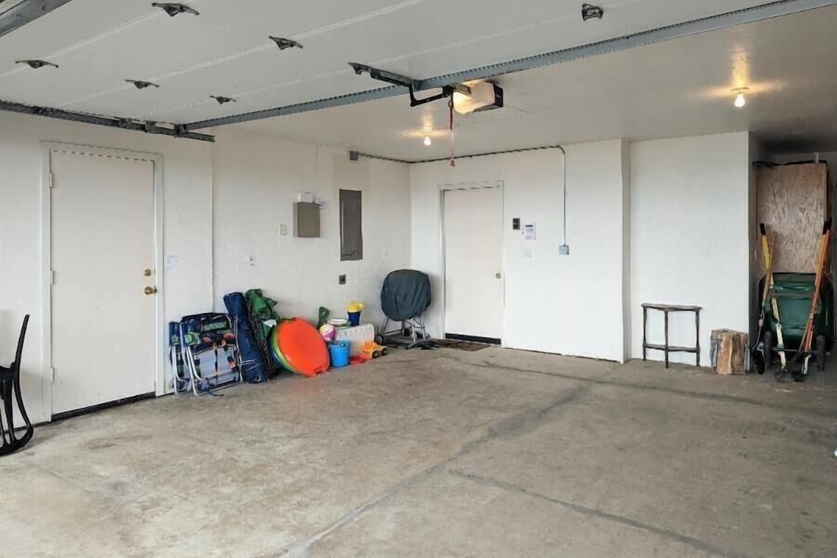 garage with ping pong table