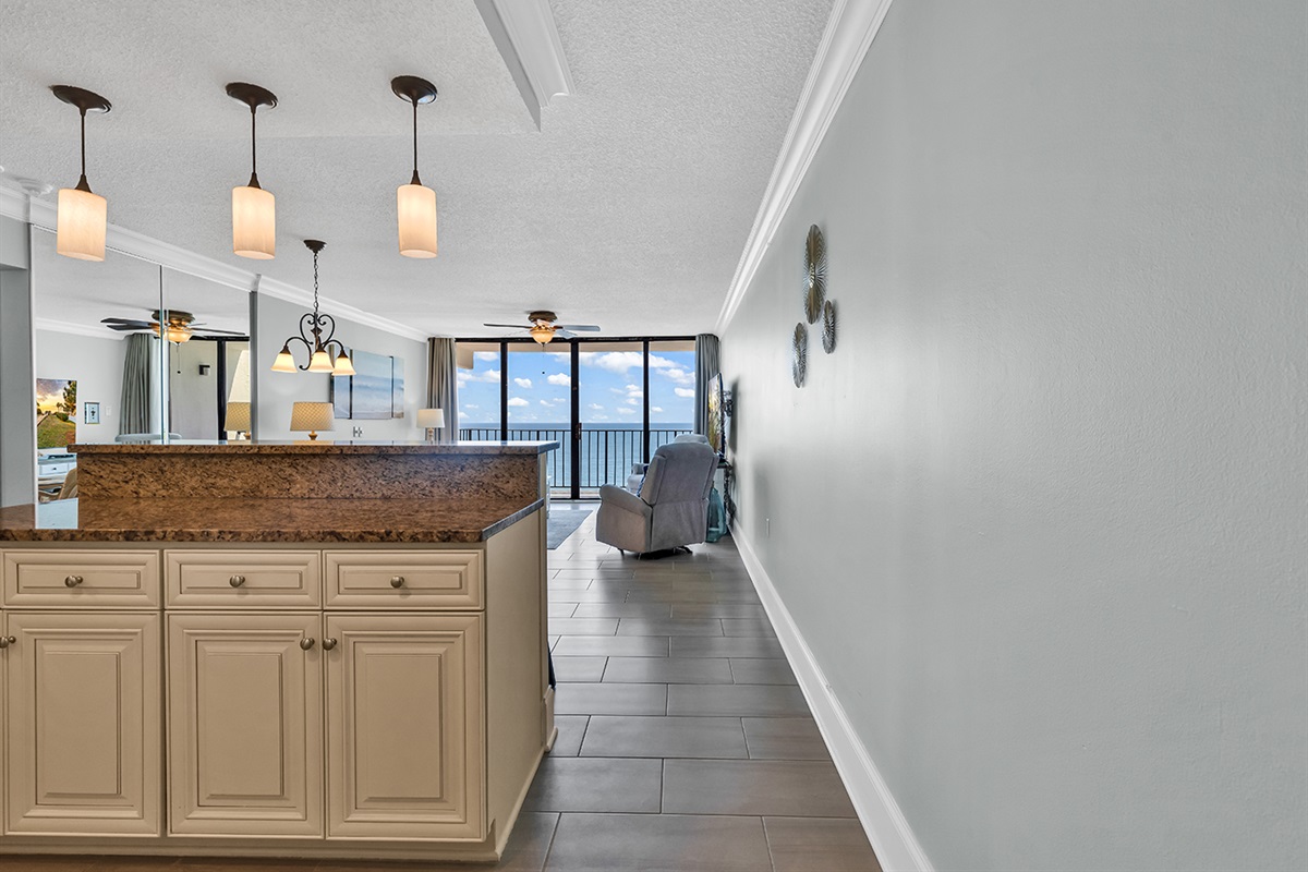 Spacious condo located on the 9th floor