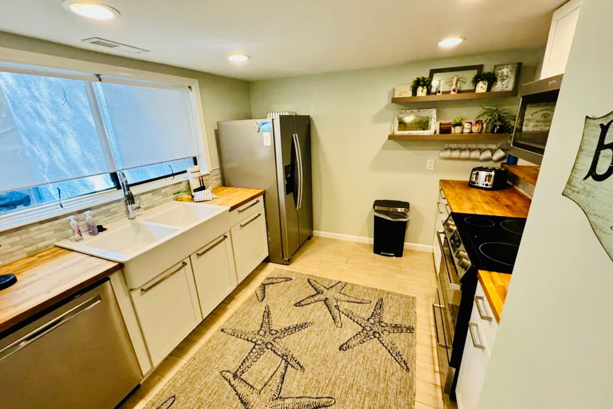 Kitchen with farmhouse sink