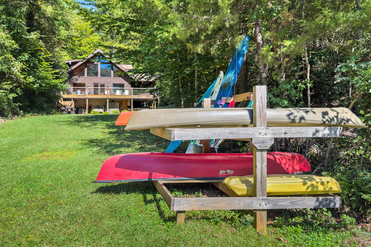 A variety of Watercraft options to use on the lake