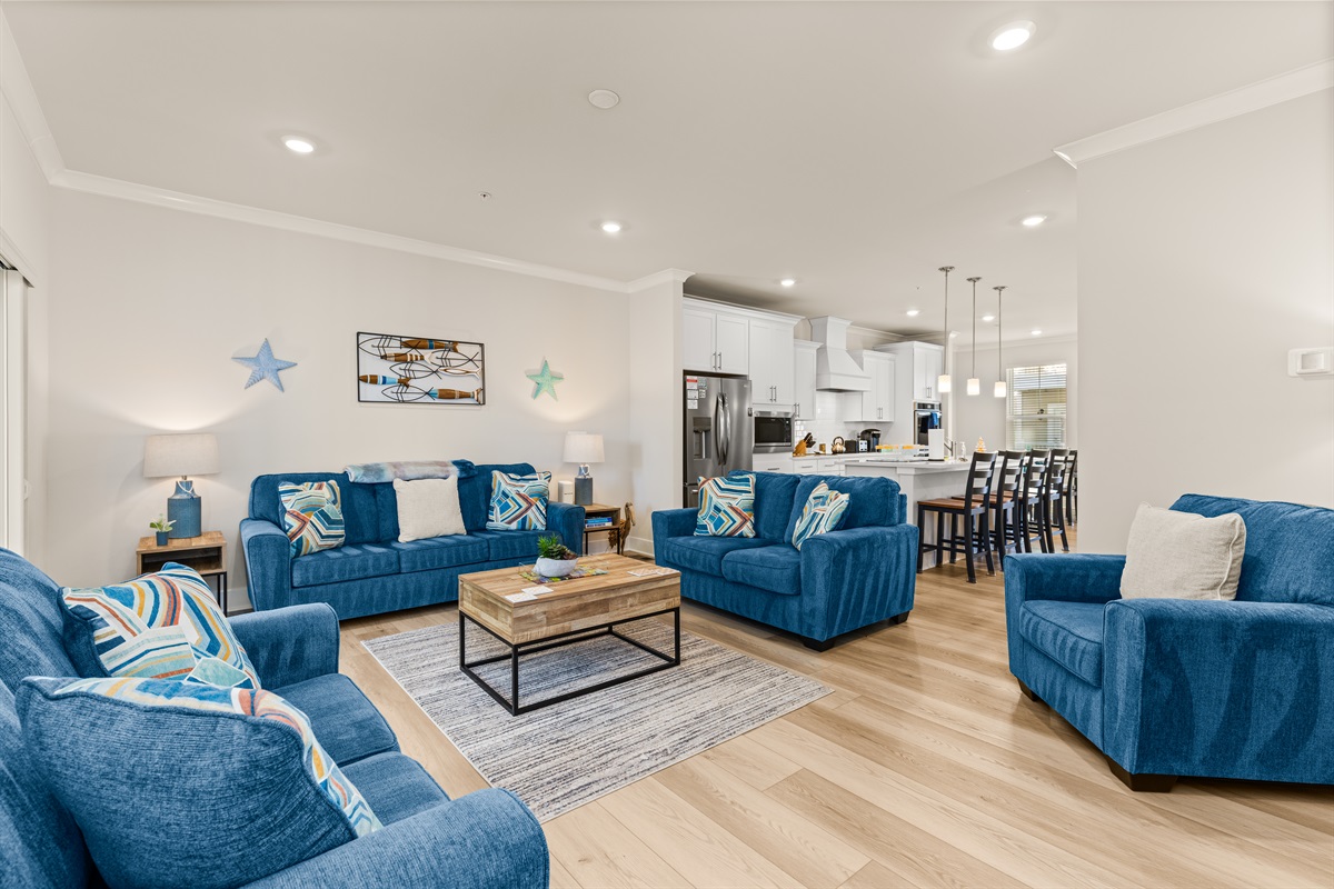 Queen sleeper sofa & plenty of seating(2nd floor)