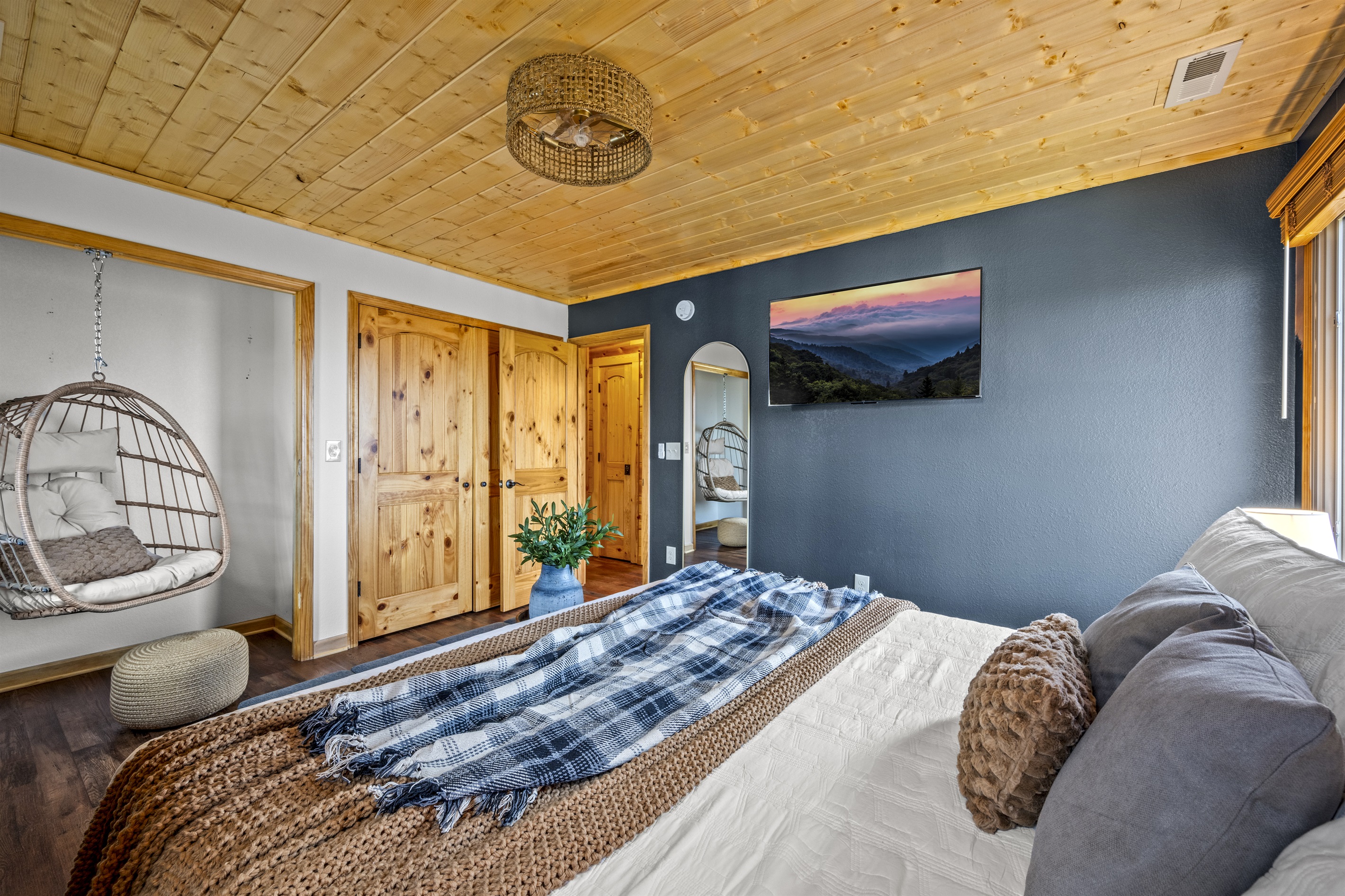 2nd floor: Relax in style with an egg swing adding a touch of comfort and charm to your mountain retreat