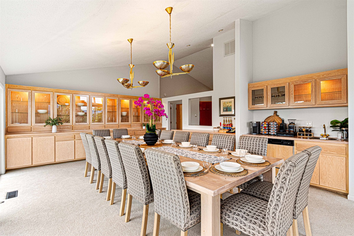 Dining Room: Gather around the spacious table, perfect for festive feasts and unforgettable moments!