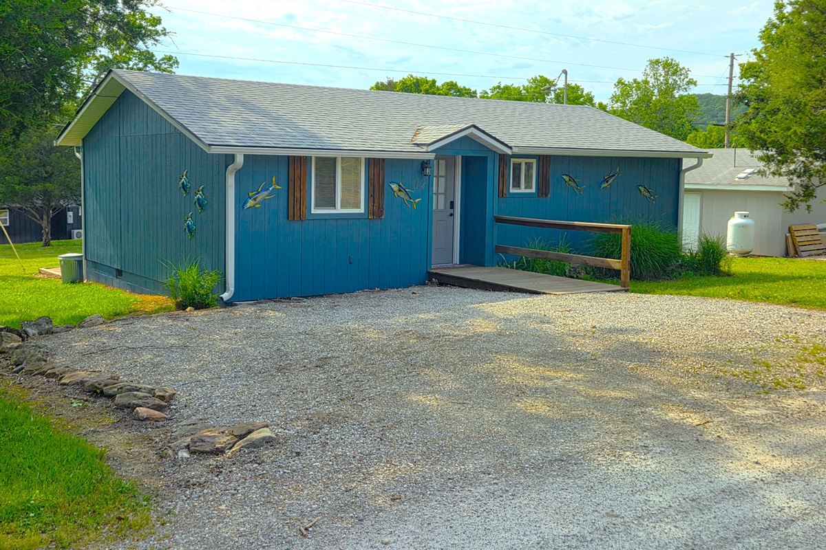 Enjoy seeing the turtles migrating on the end of the cabin or the fish jumping in various spots on the front!