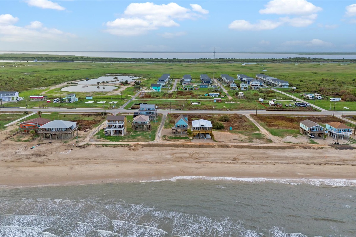 abb2fe4730194d0691936adbd8975ab9 Large | Beachhouse | Texas | TX | Vacation Homes | Galveston | Crystal Beach | Kokomo | Breezy Days | Beachfront Elegance | Sunrise Serenity | Southern Sands Property Management, LLC