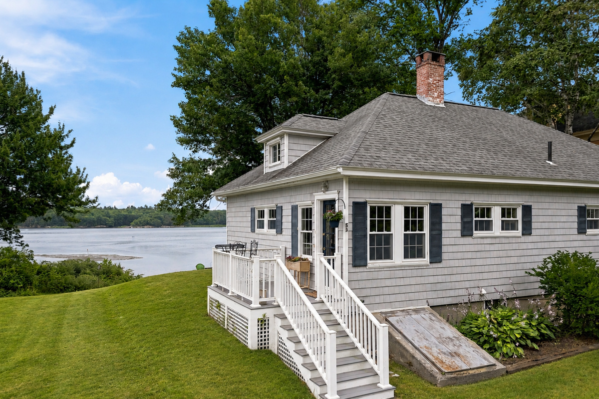 Water Views; Sleeps 7, Dog friendly