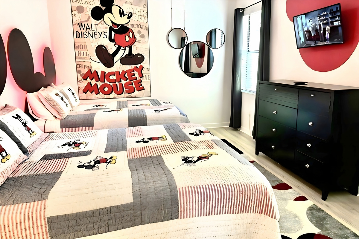 Main Level Double Queen Bedroom
