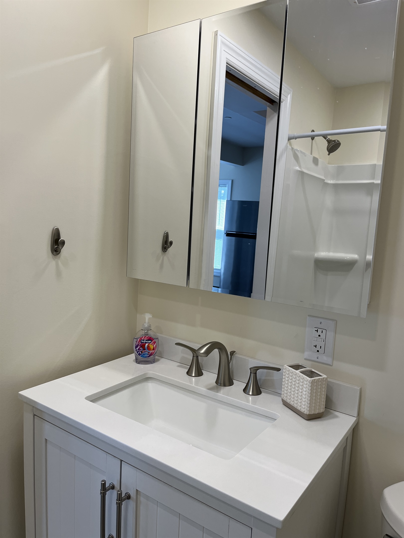 Full bath with tub/shower