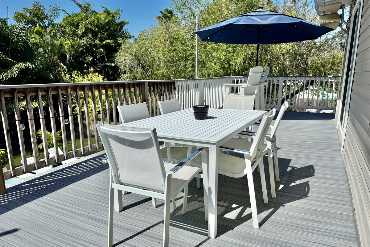This spacious terrace is perfect for morning coffee, sunset drinks, or stargazing at night.