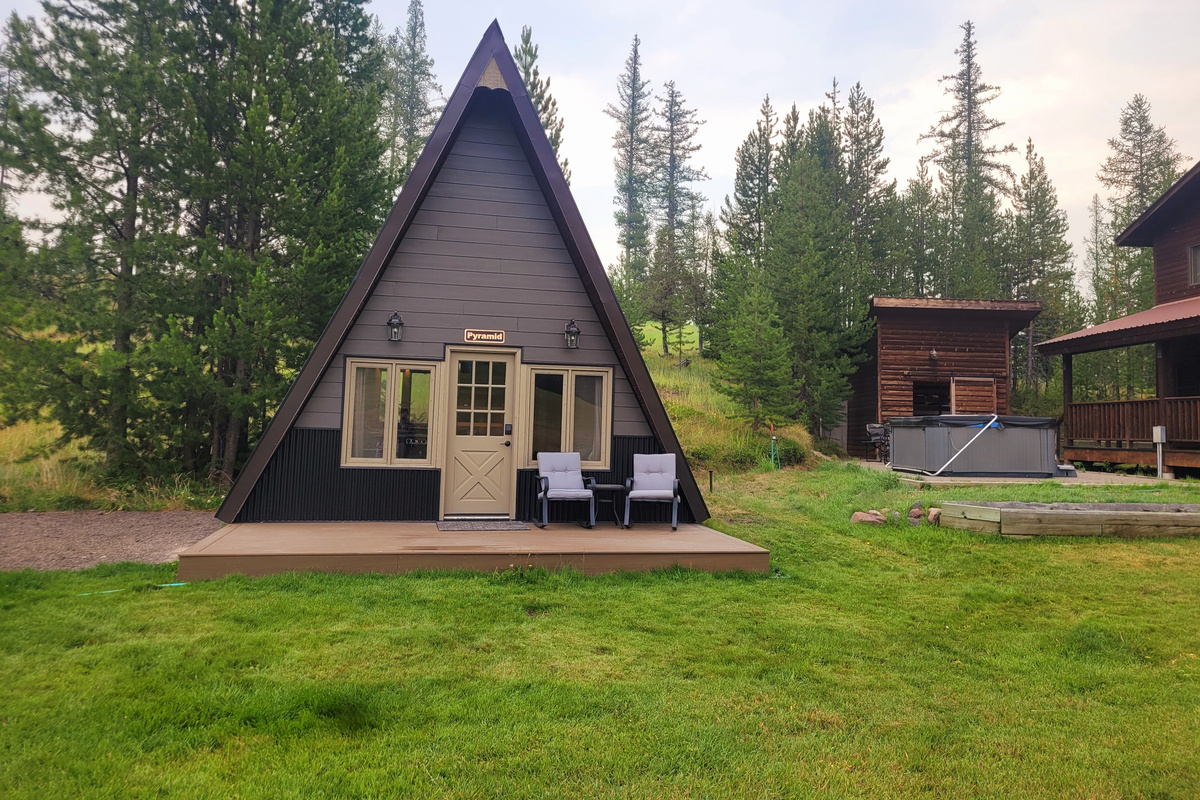 Your cozy mountain getaway awaits.