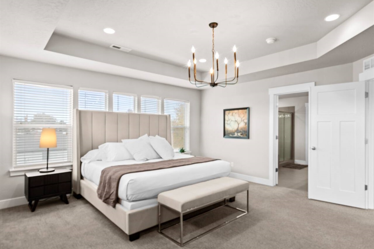Master Bedroom - Upstairs