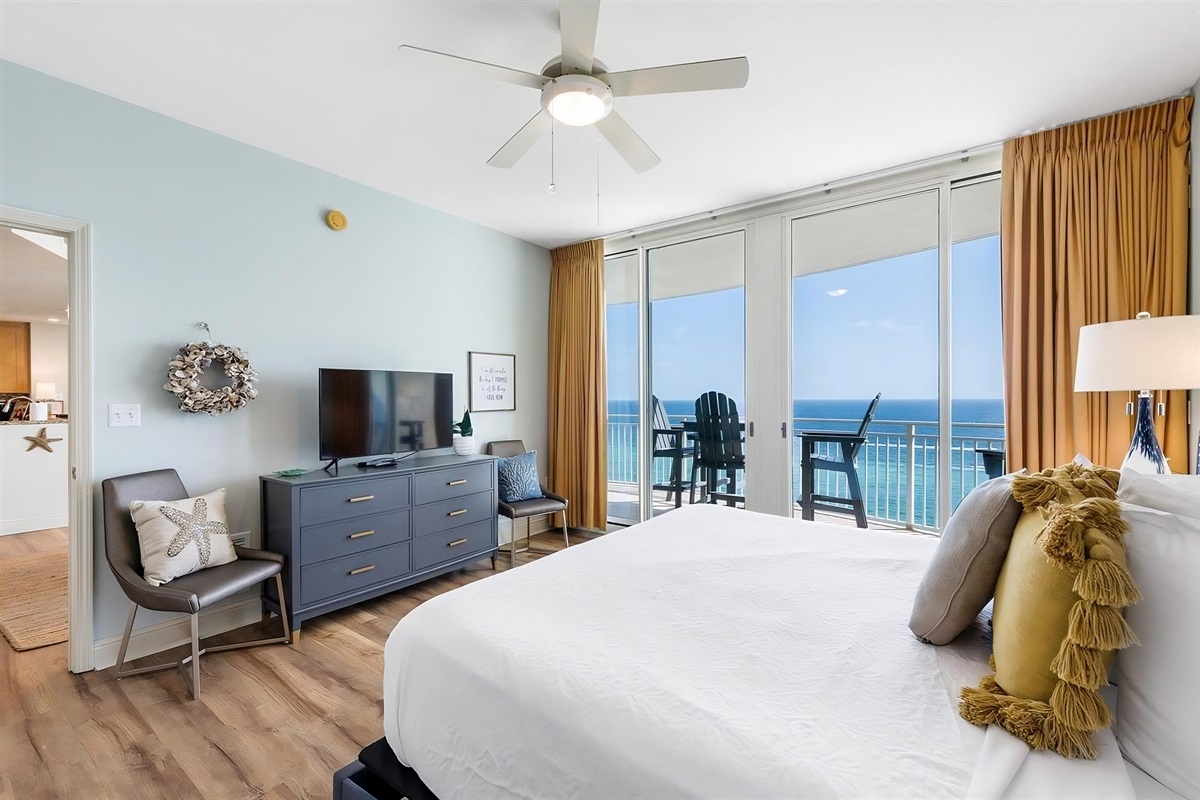 Primary Gulf-Front Bedroom