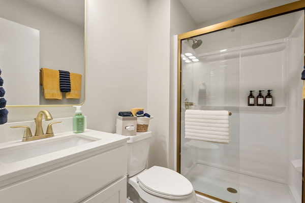 2B/2BA Near ND | Private Balcony | Walk to Campus, photo 14