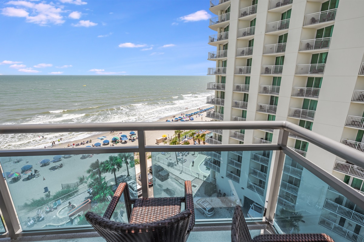 Balcony with Amazing Views of the Ocean🌊☀️