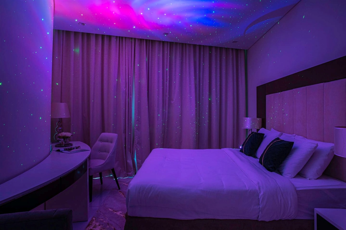 Sparkling lights show for relaxing bed time