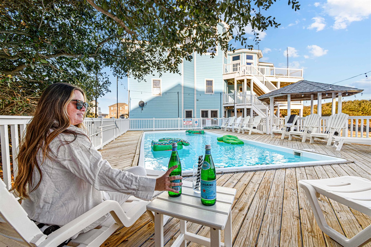 Relax in the shade corner of the pool