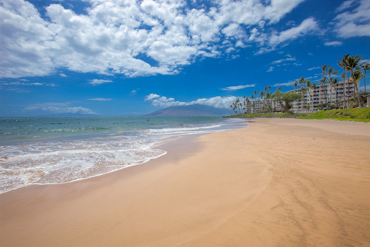 Soft Sandy Kam 2 Beach Just Steps Away