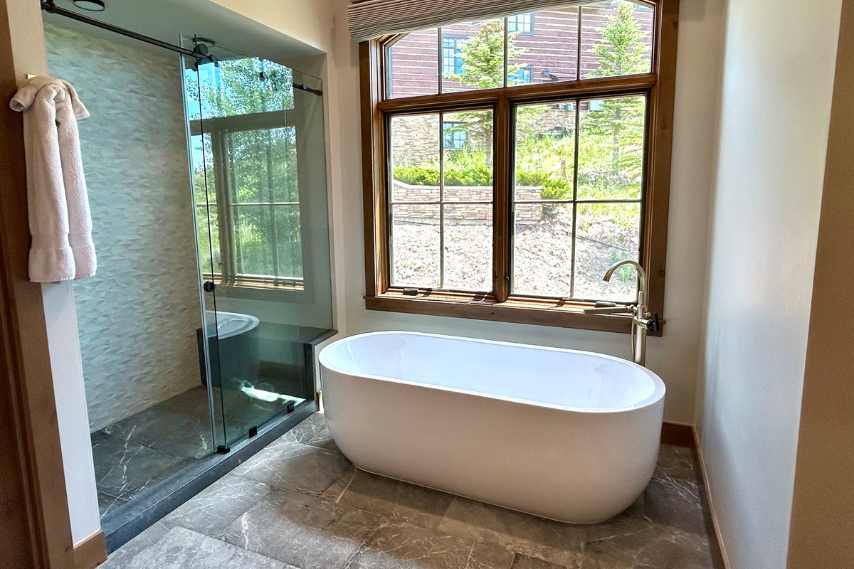 3rd Floor Primary Bathroom/ Stand up Shower and Standing Tub