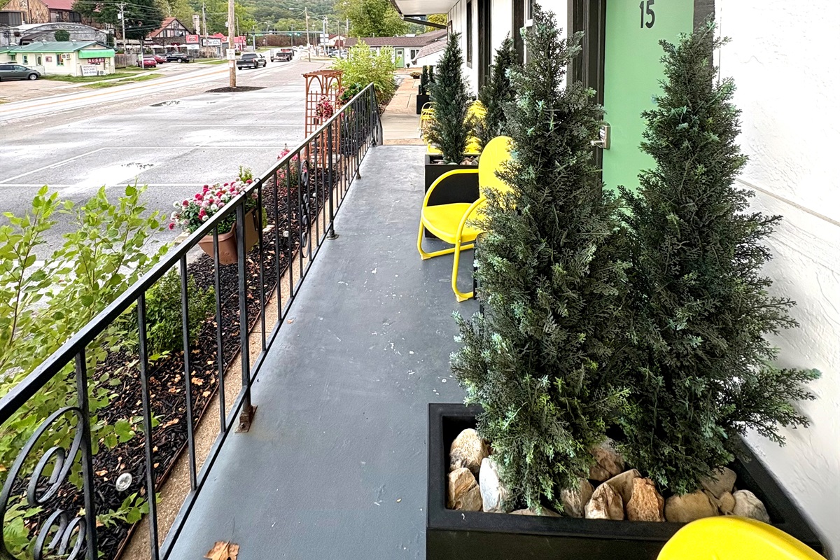 Room 15 seating and street view