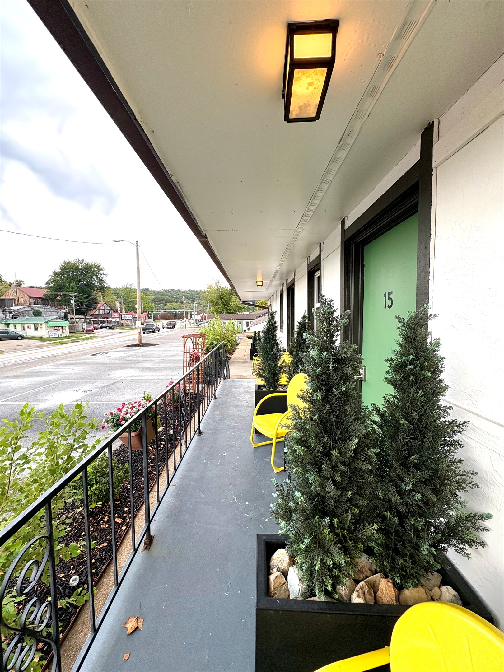 Room 15 seating and street view