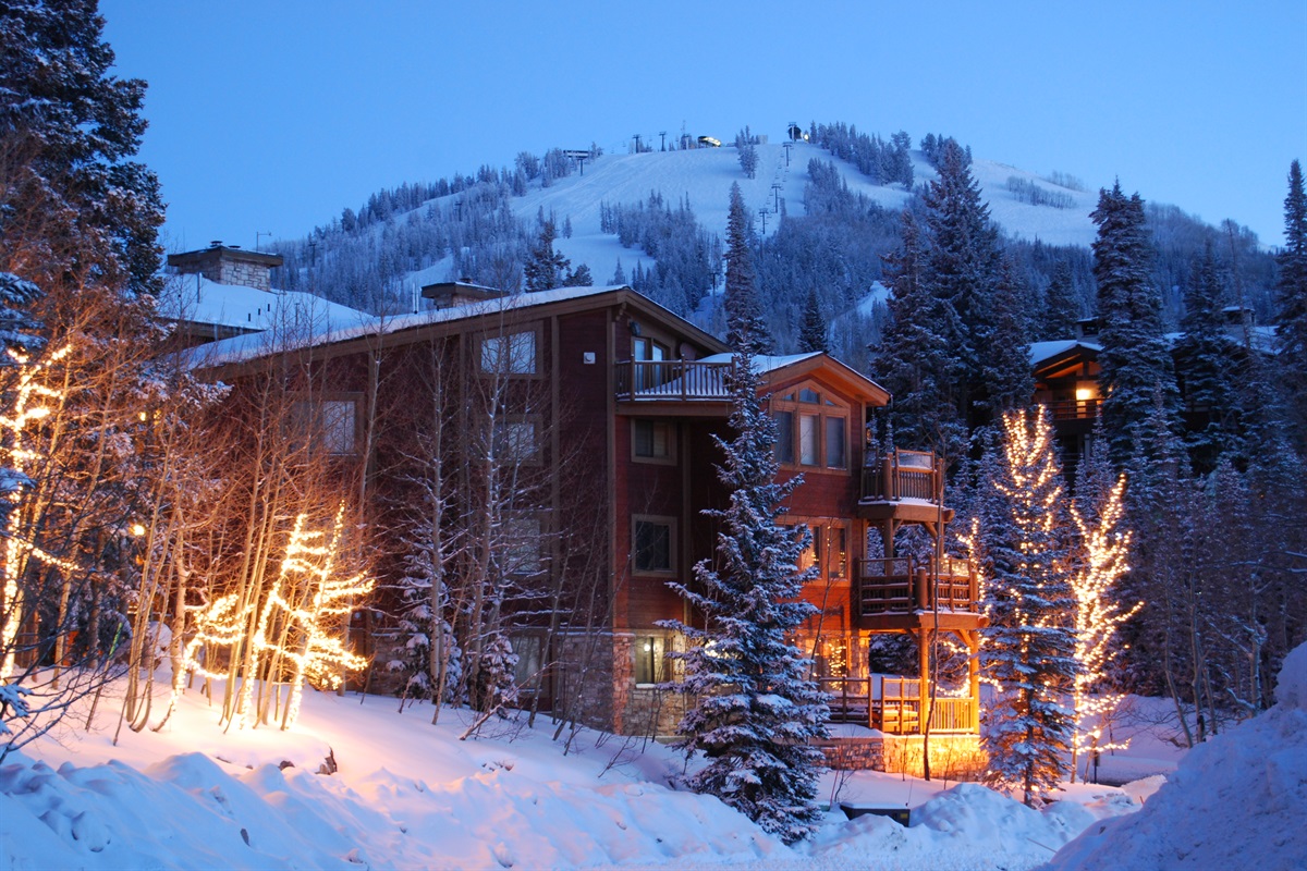 Black Bear Lodge at base at Silver Lake