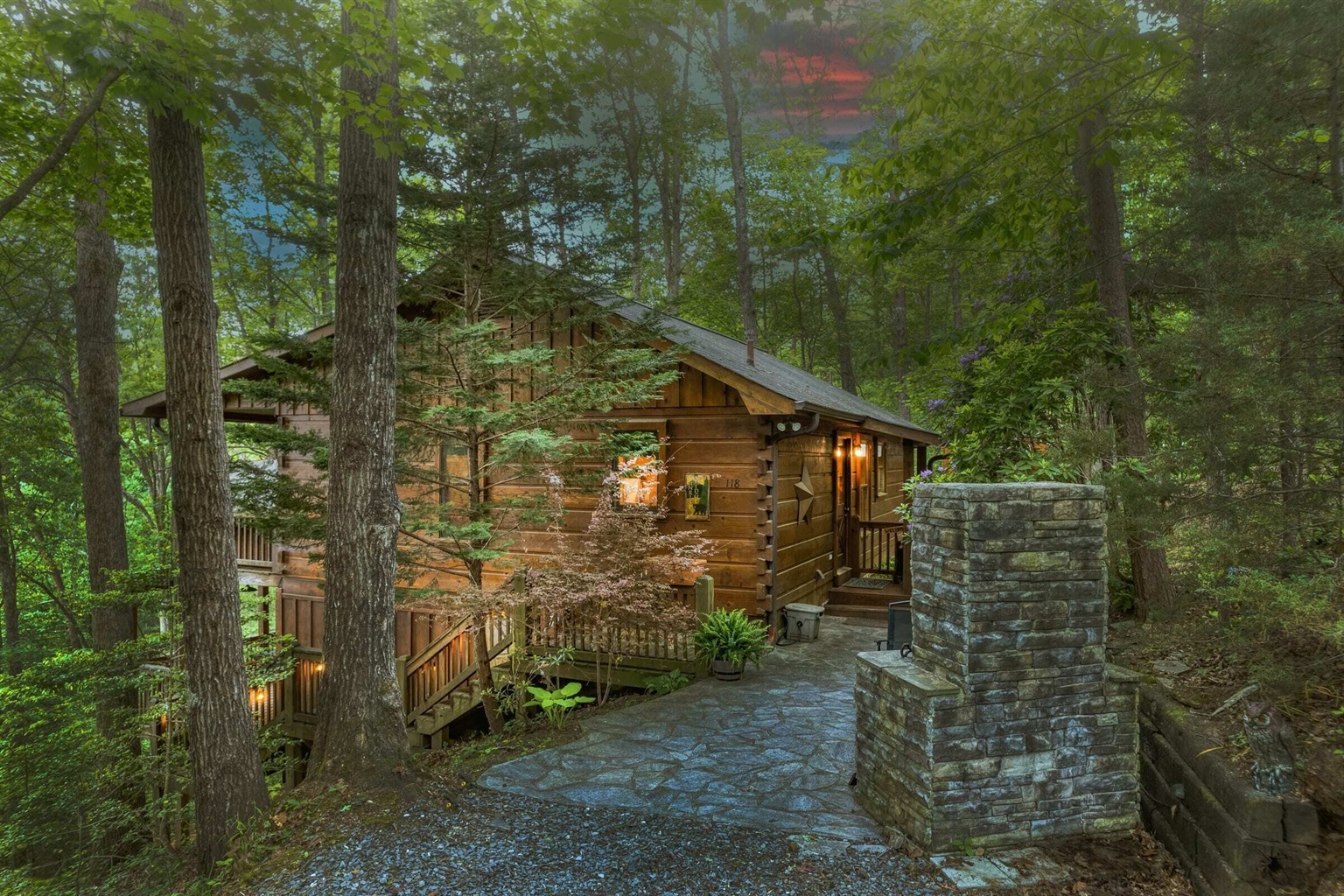 Picturesque private cabin with sunrise views as the back of the cabin faces east.