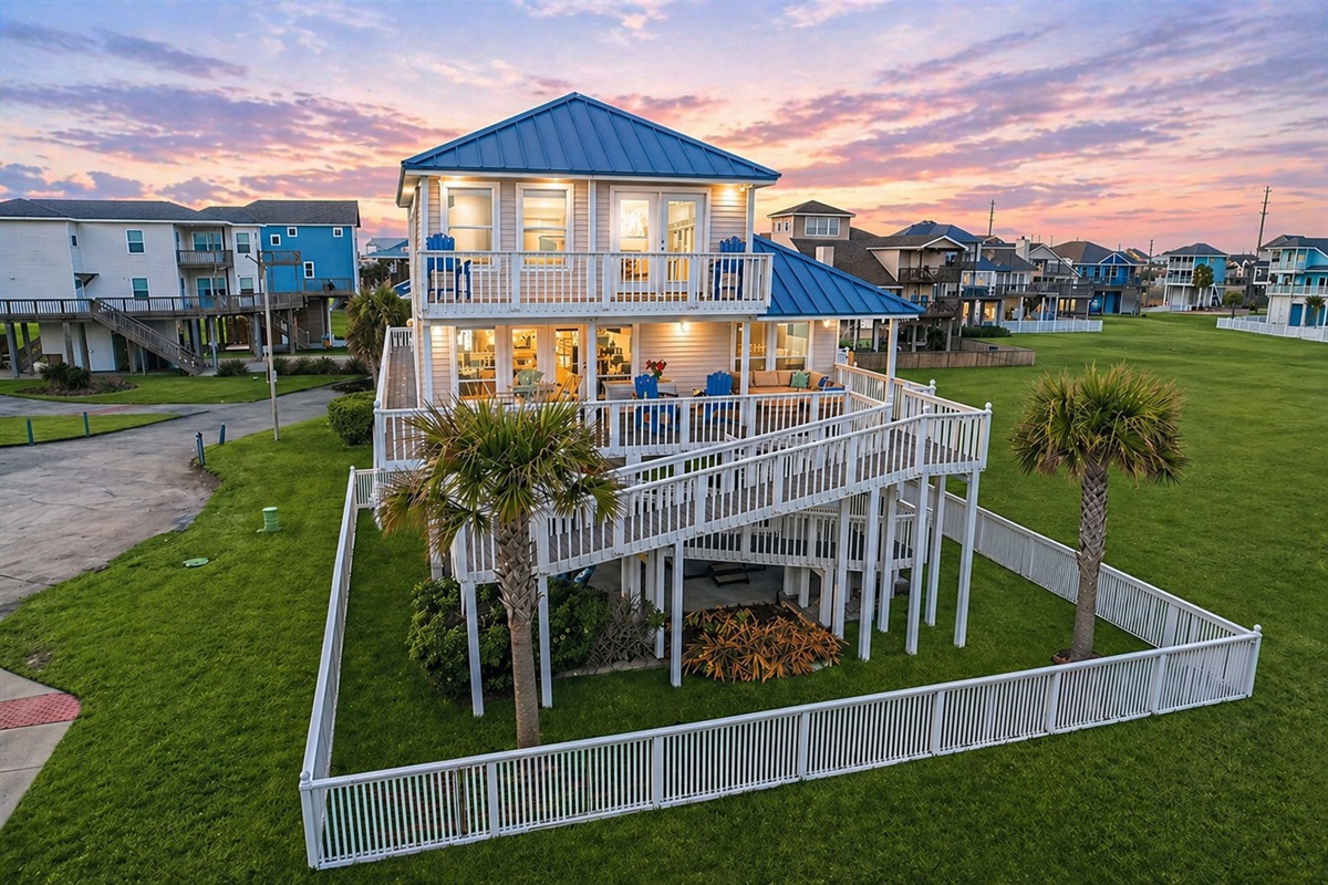 Offering 5 bedrooms, 3.5 baths, and accommodations for up to 19 guests, this ocean-view retreat with private hot tub transforms your seaside escape into a dreamlike experience.